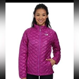 The North Face Women's Magenta Quilted Puffer Jacket